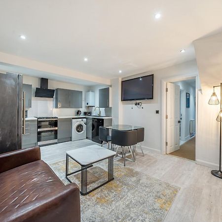 Two Bed Home In The Heart Of Egham Zewnętrze zdjęcie