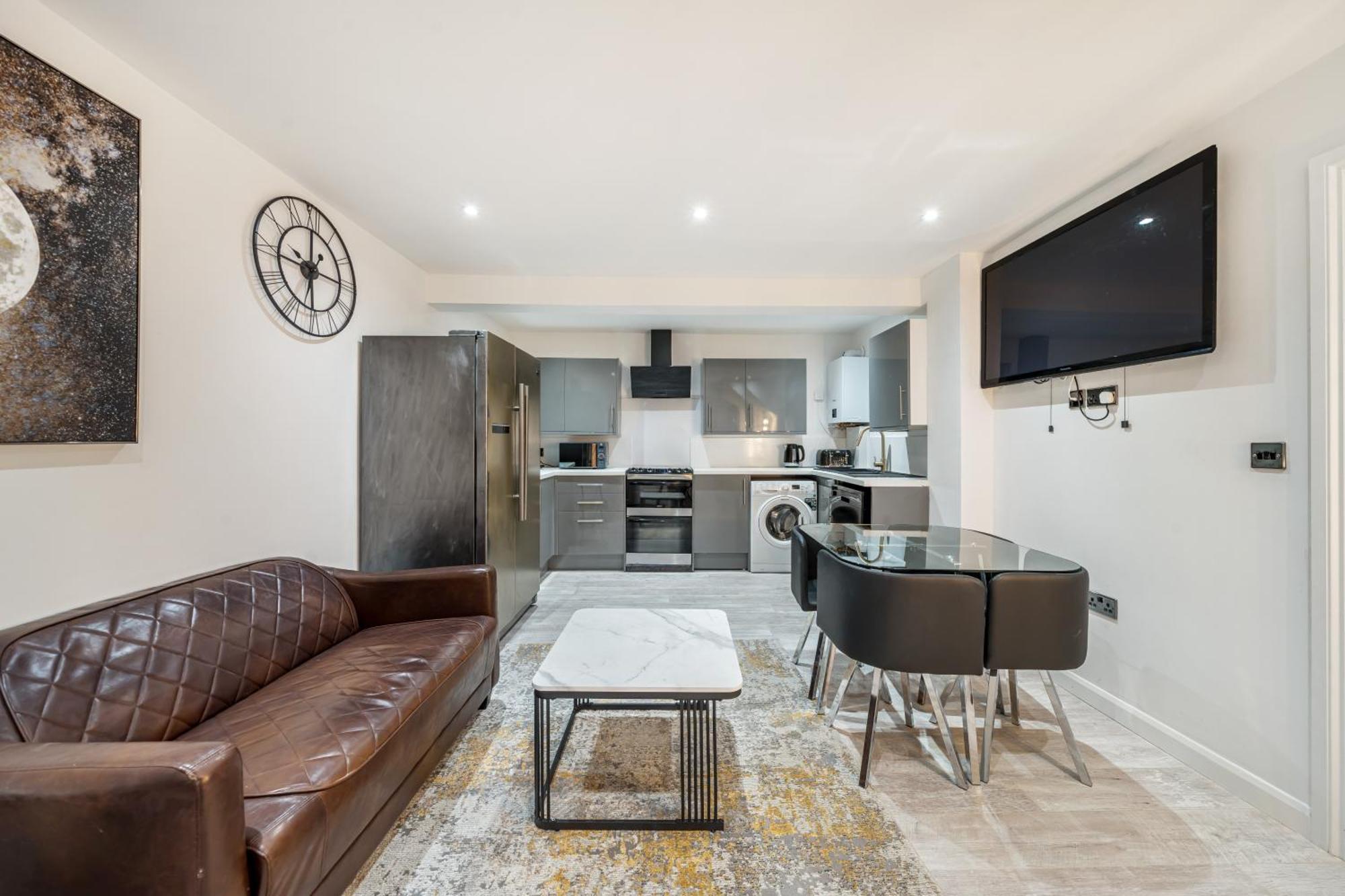 Two Bed Home In The Heart Of Egham Zewnętrze zdjęcie