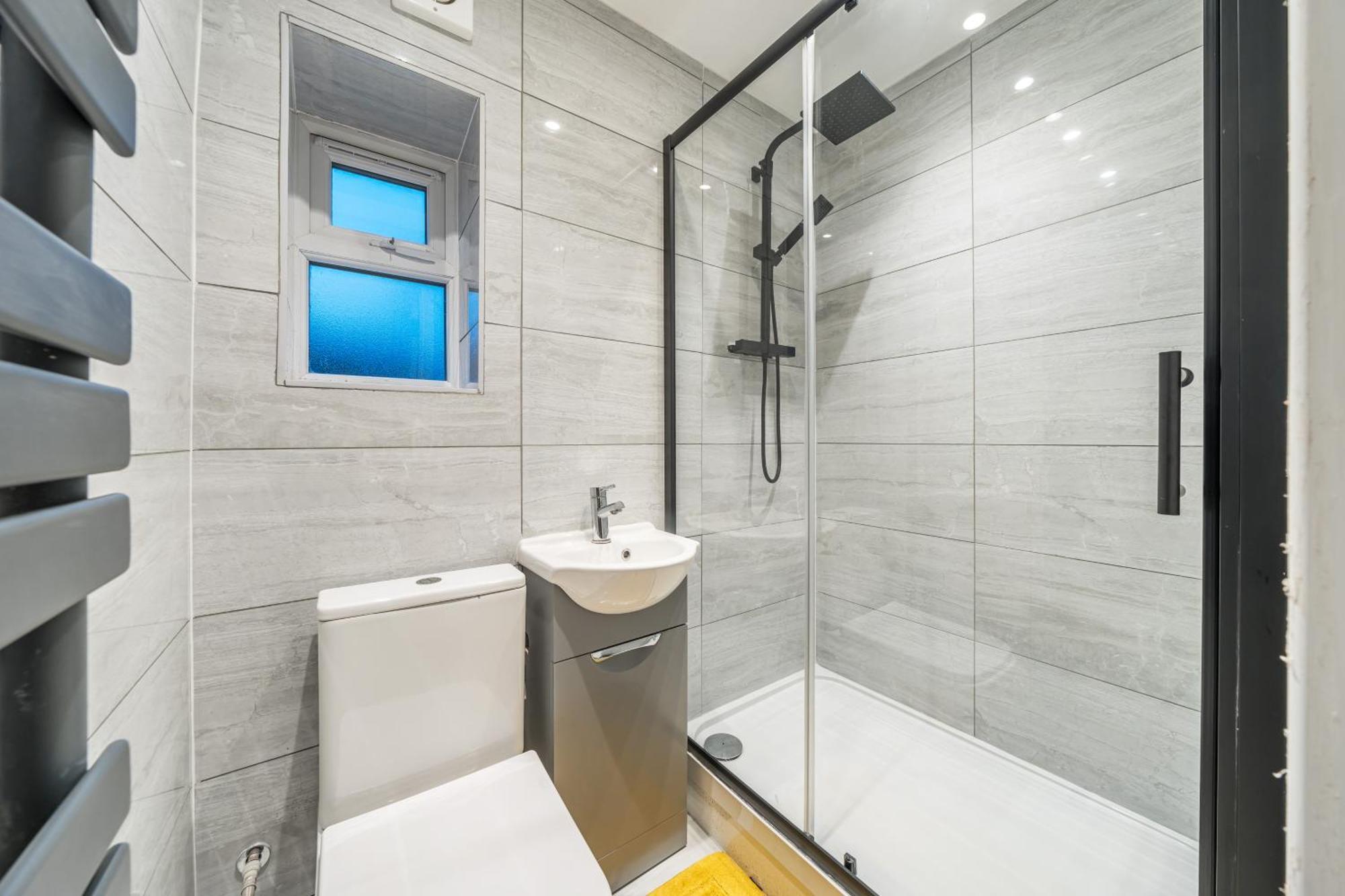 Two Bed Home In The Heart Of Egham Zewnętrze zdjęcie